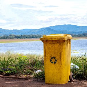 poubelle de recyclage jaune