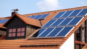 Panneaux solaire sur le toit d'une maison